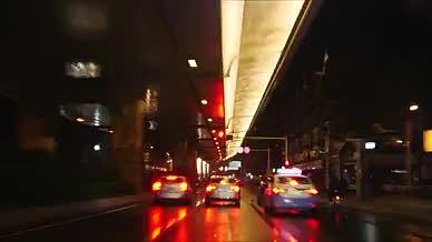 4K延时第一视角夜间公路城市车辆交通车流视频的预览图